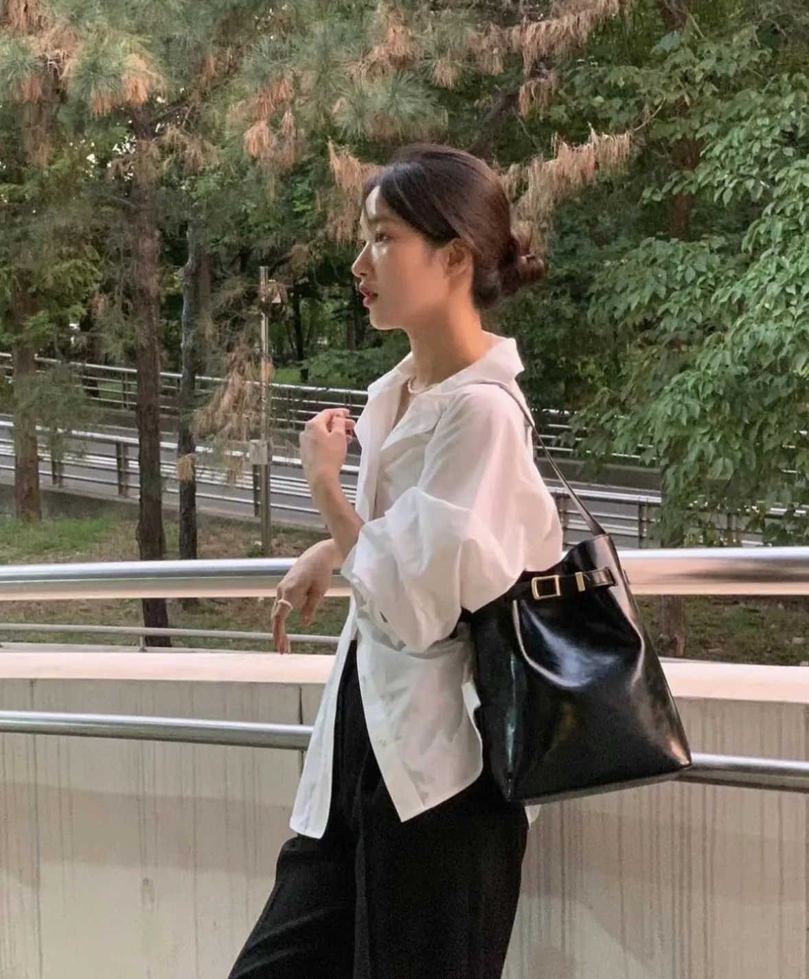 Bucket Bag for Women Small Crossbody Bag Stylish Shoulder Purse Casual Handbag with Zipper Closure and Adjustable Strap