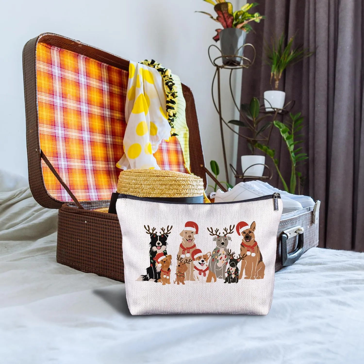 Dog Christmas Makeup Bag - Dog Gifts for Women Cosmetic Bags, Womens Gifts for Christmas, Dog Gifts for Dog Lovers, Dog Mom Gifts, Dog Owner Gifts for Women Zipper Pouch