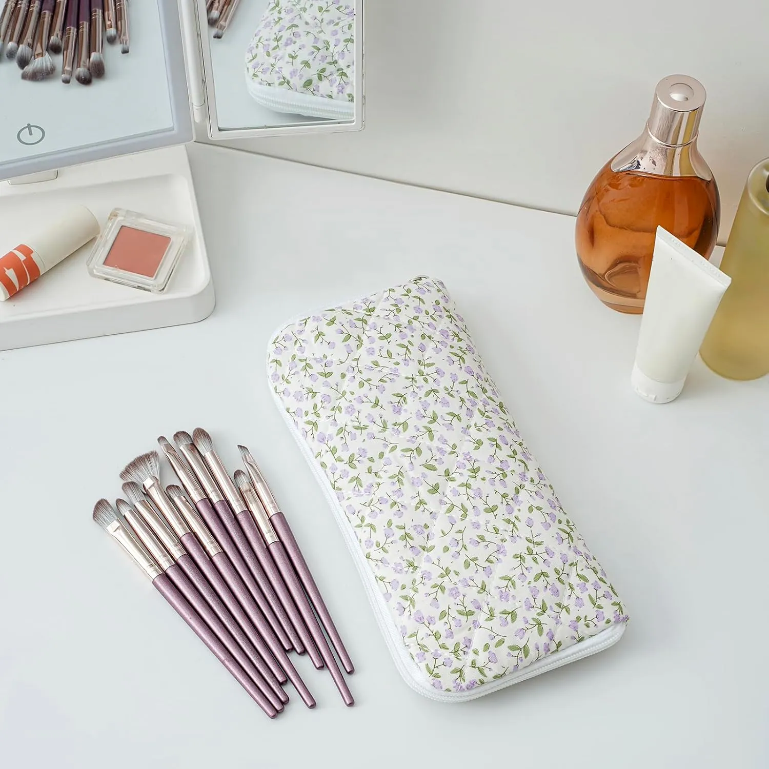 JOVAKIT Quilted Makeup Brush Holder Travel Cosmetic Bag for Women, Floral Coquette Cotton Makeup Brush Case Toiletry Zipper Make Up Pouch, Travel Storage Organizer Pouch (Purple Floral)