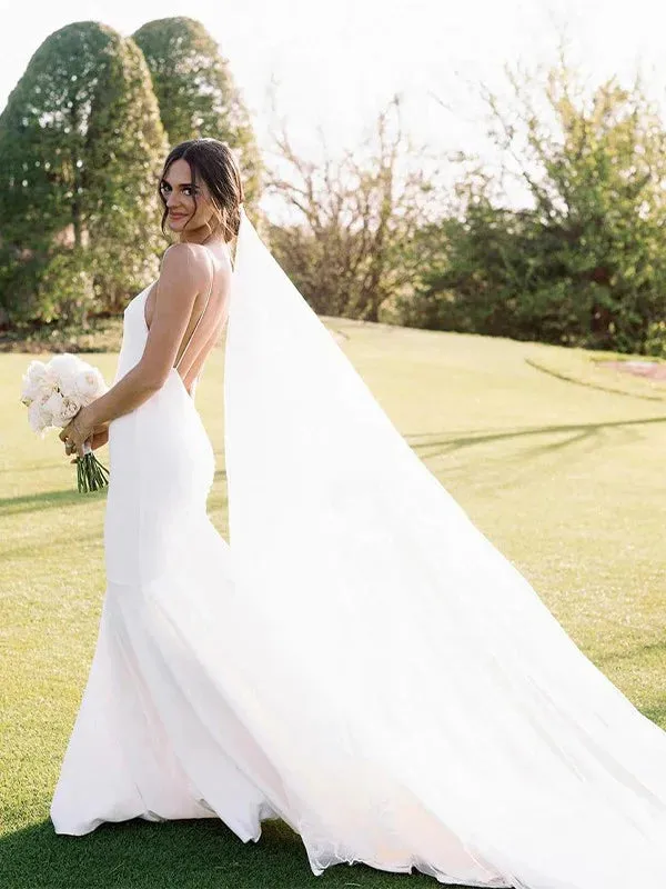 Luolandi Sheath/Column Stretch Crepe V-neck Sleeveless Court Train Wedding Dresses Solid Color