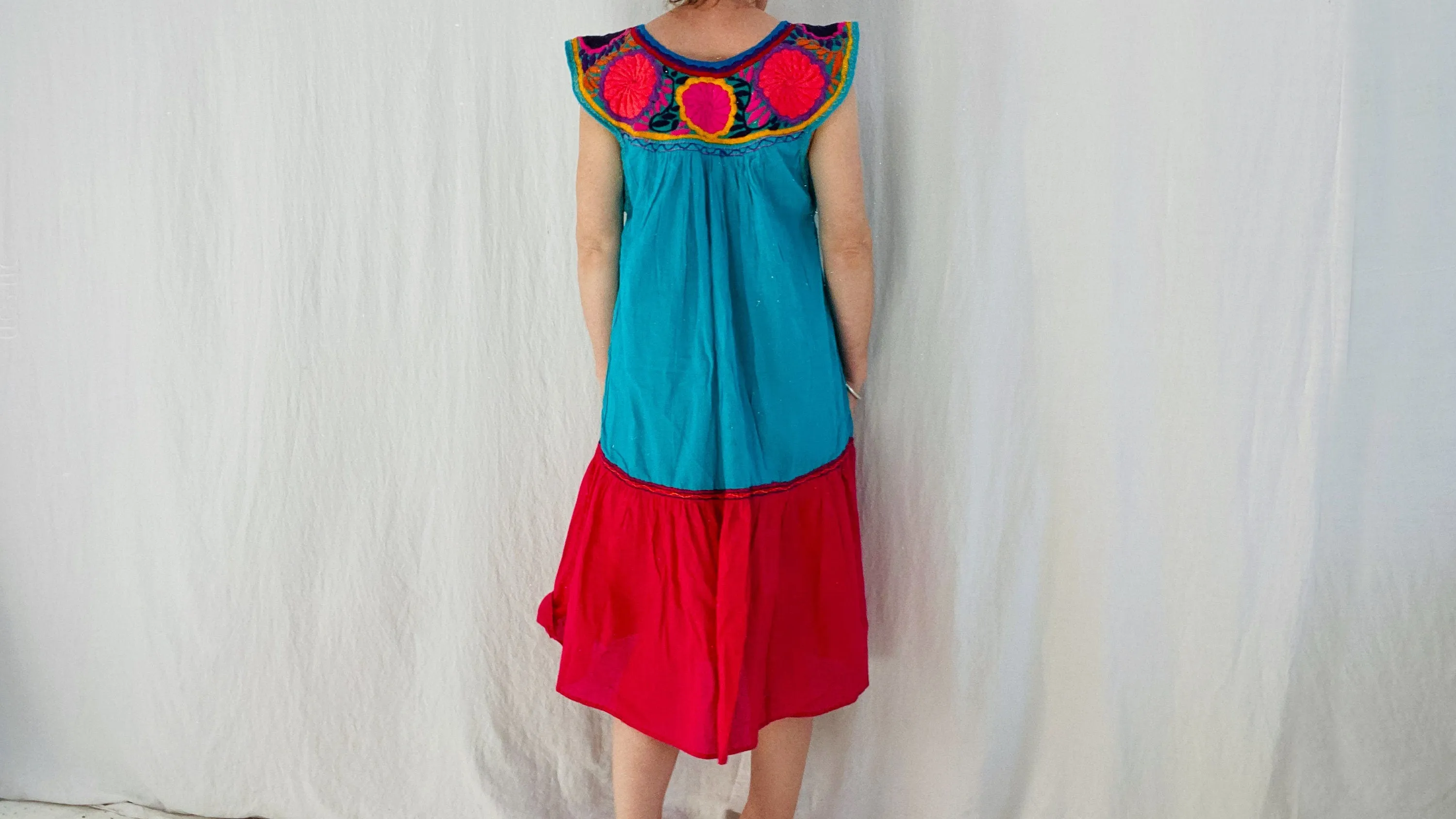 Mexican Embroidered Dress. Chiapas. XS-L. 0048