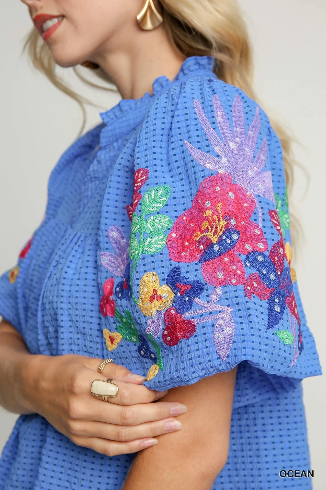 Umgee Embroidered Sleeve Seersucker Short Dress In Ocean