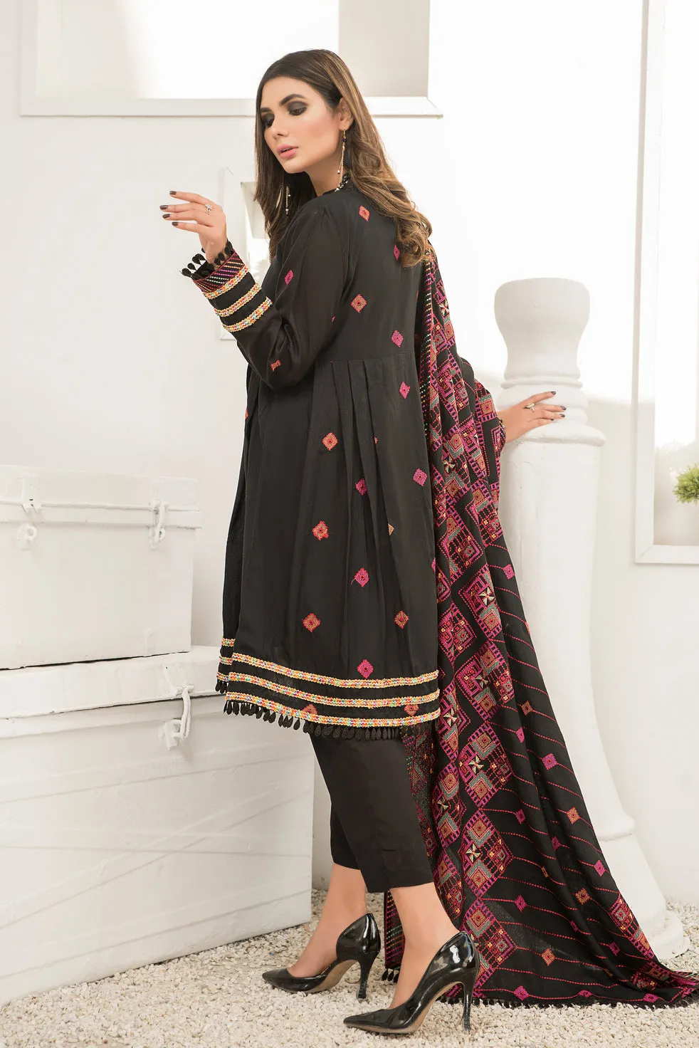 Winter Karandi 3 Pcs Embroidered Collection By Zimal 05